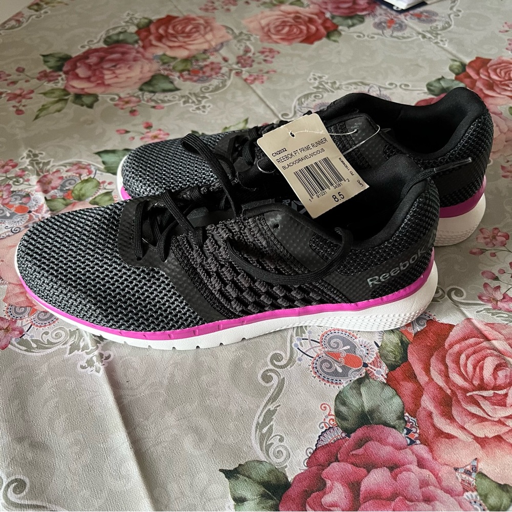 Reebok shoes for women size 8.5